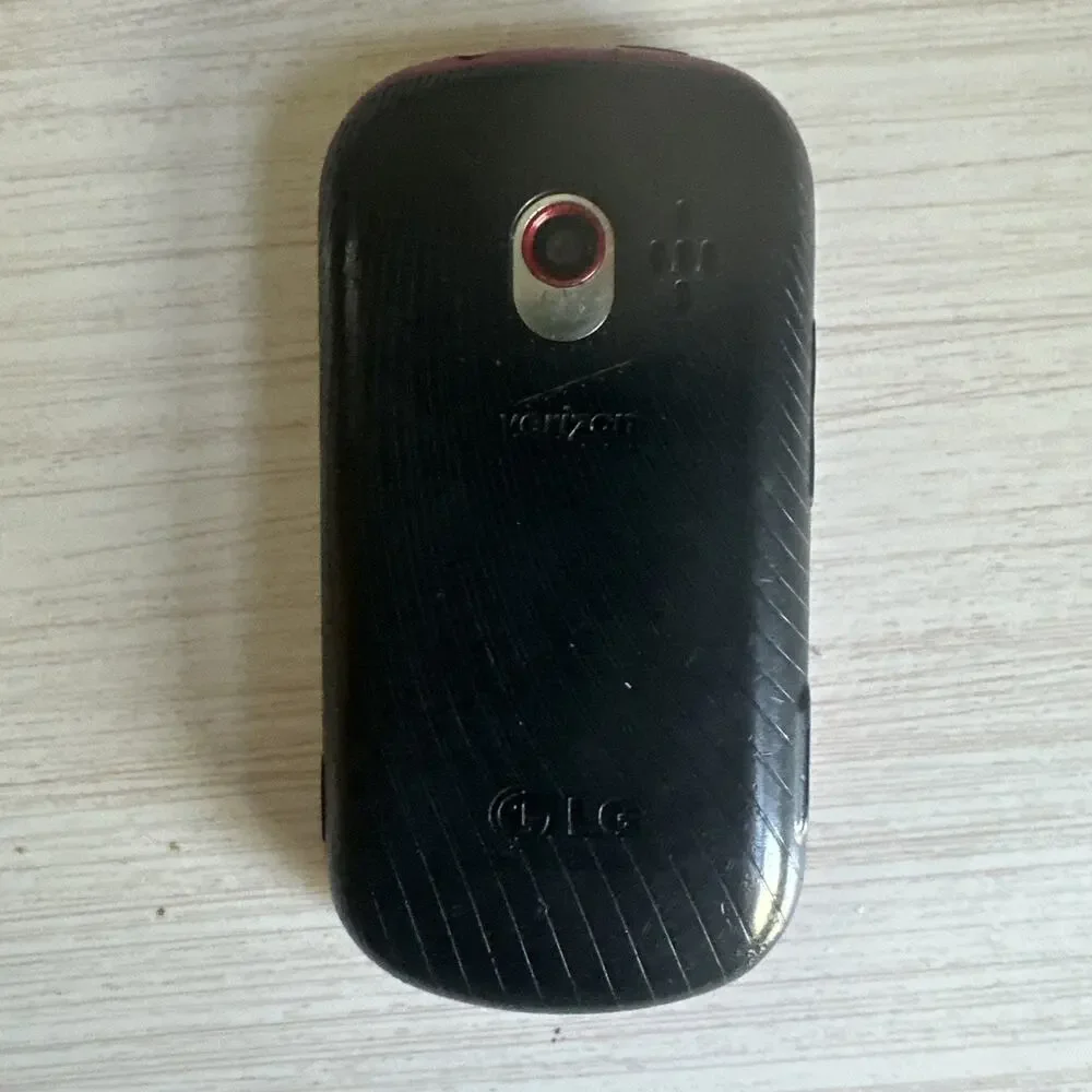 LG Extravert VN271 - Red (Verizon) Cellular Phone